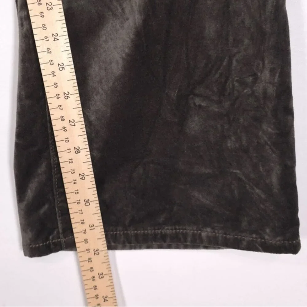 Anthropologie Pilcro Women’s Demilune Boot Velvet Flare Jeans MOSS Size 31‎